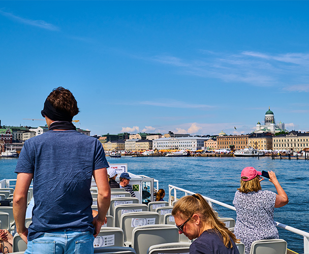 Helsingfors centrum sett från en sightseeingbåt